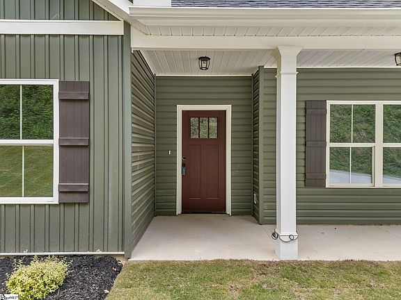 5th image of 16 Forest Dr