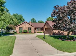 634 Misty Harbour Ct, Mishawaka, IN