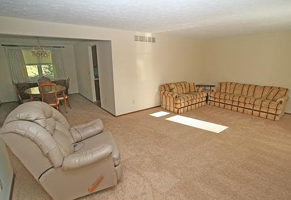 3rd image of 5 Pine Brook Cir