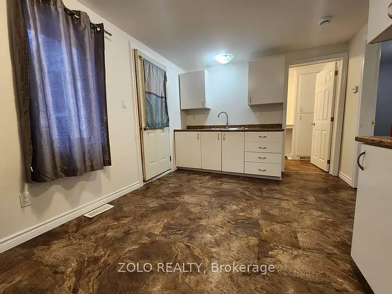 26 Allen Ave — Photo 3