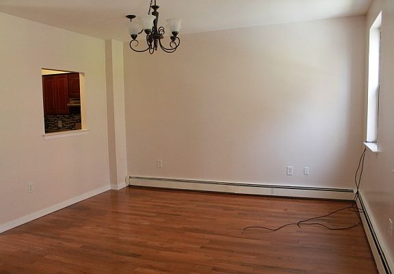 2nd image of 446 Carlton Ave