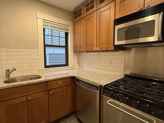 4th image of 11-13 Story St