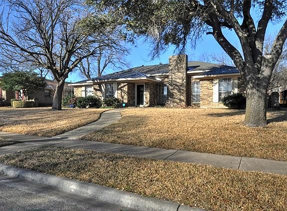 3rd image of 2913 Parkside Dr