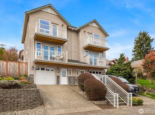 3201 23rd Avenue W, Seattle, WA 98199