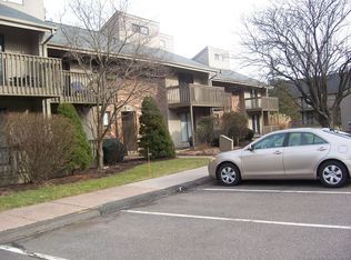 25 Amato Dr APT H, South Windsor, CT 06074