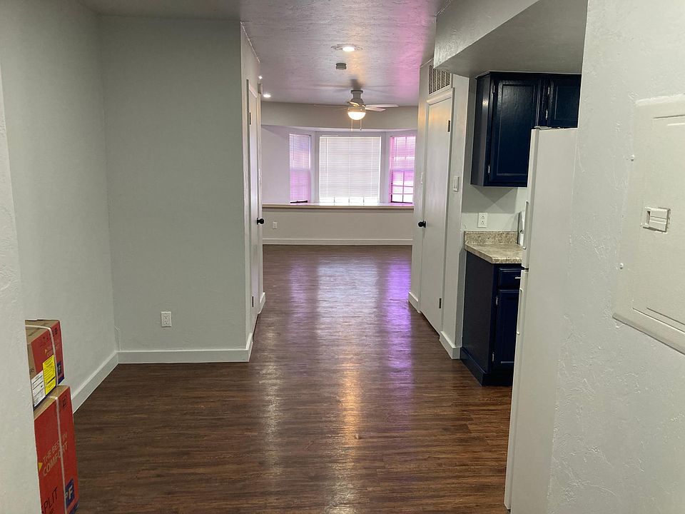 Entry way and dining nook
