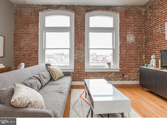 3rd image of 1010 Race St APT 6C