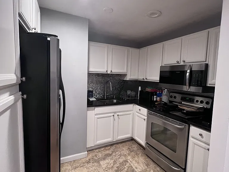 50 Seymour St #8 — Photo 2