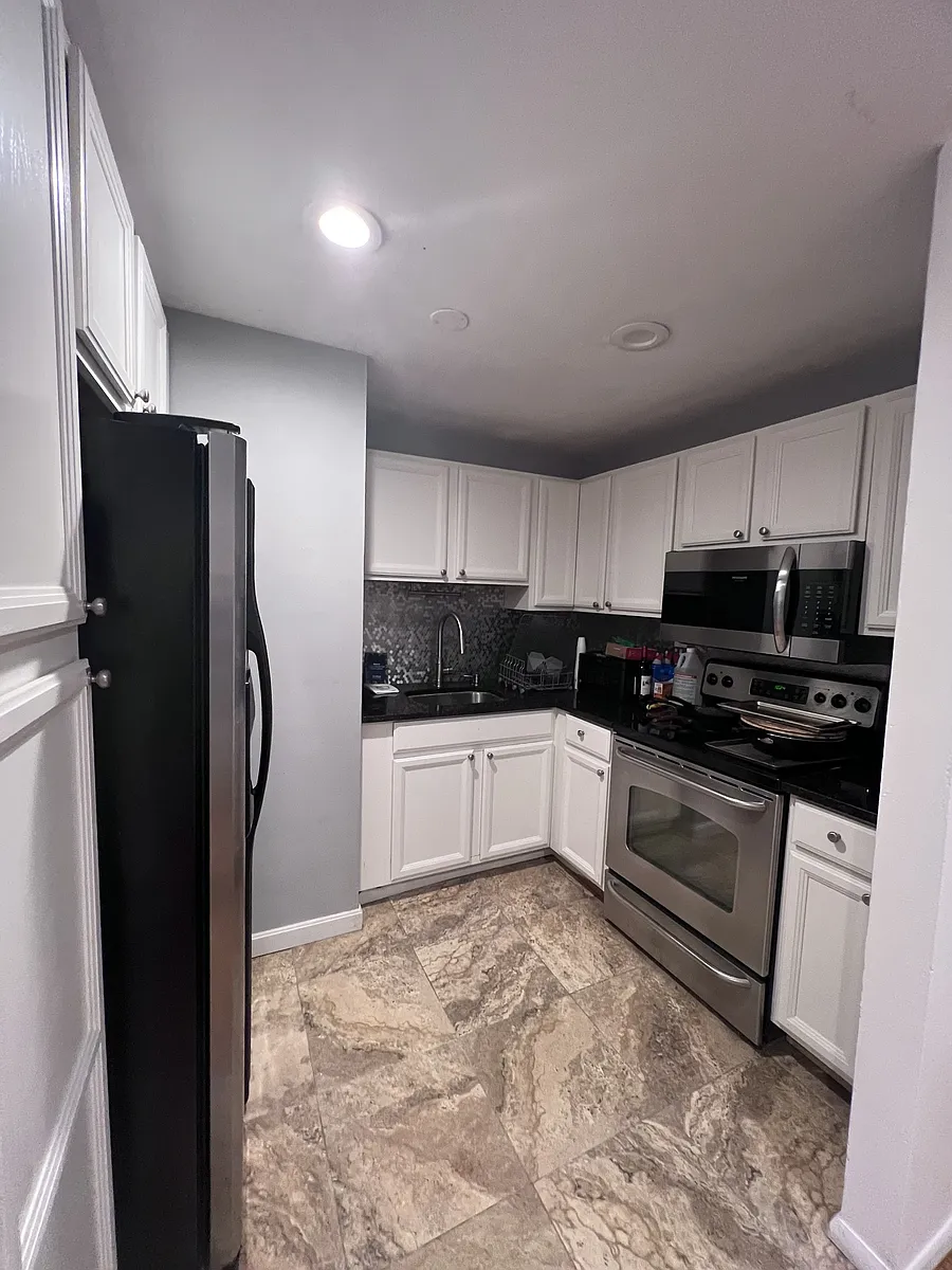 Building Photo - 50 Seymour St #8