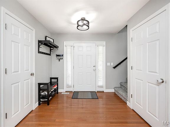 3rd image of 853 Allenbrook Ave
