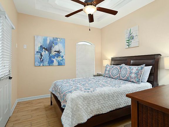 4th image of 205 S 1st Ave #205