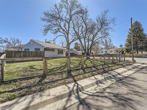 4th image of 2596 S Knox Court