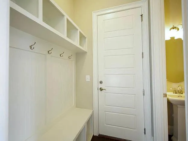 1013 Merrifield Dr — Photo 12