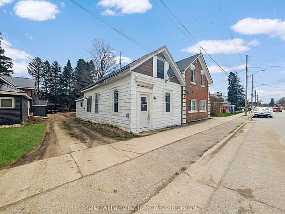 4th image of 163 Garafraxa St