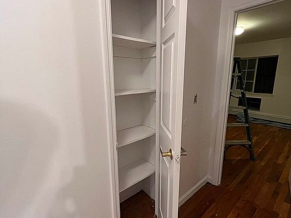 4th image of 881 Elsmere Pl APT 2