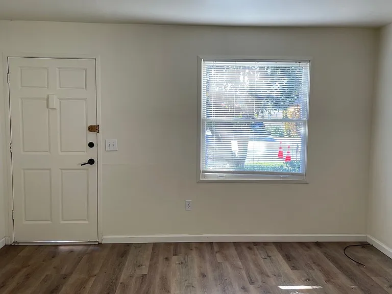 1710 Broad St — Photo 2