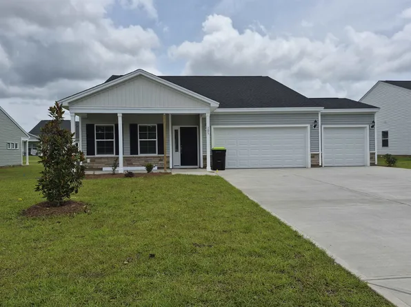 205 NW Mayflower Dr., Calabash, NC 28467