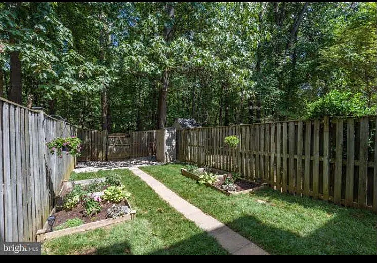 9668 Hastings Dr — Photo 2