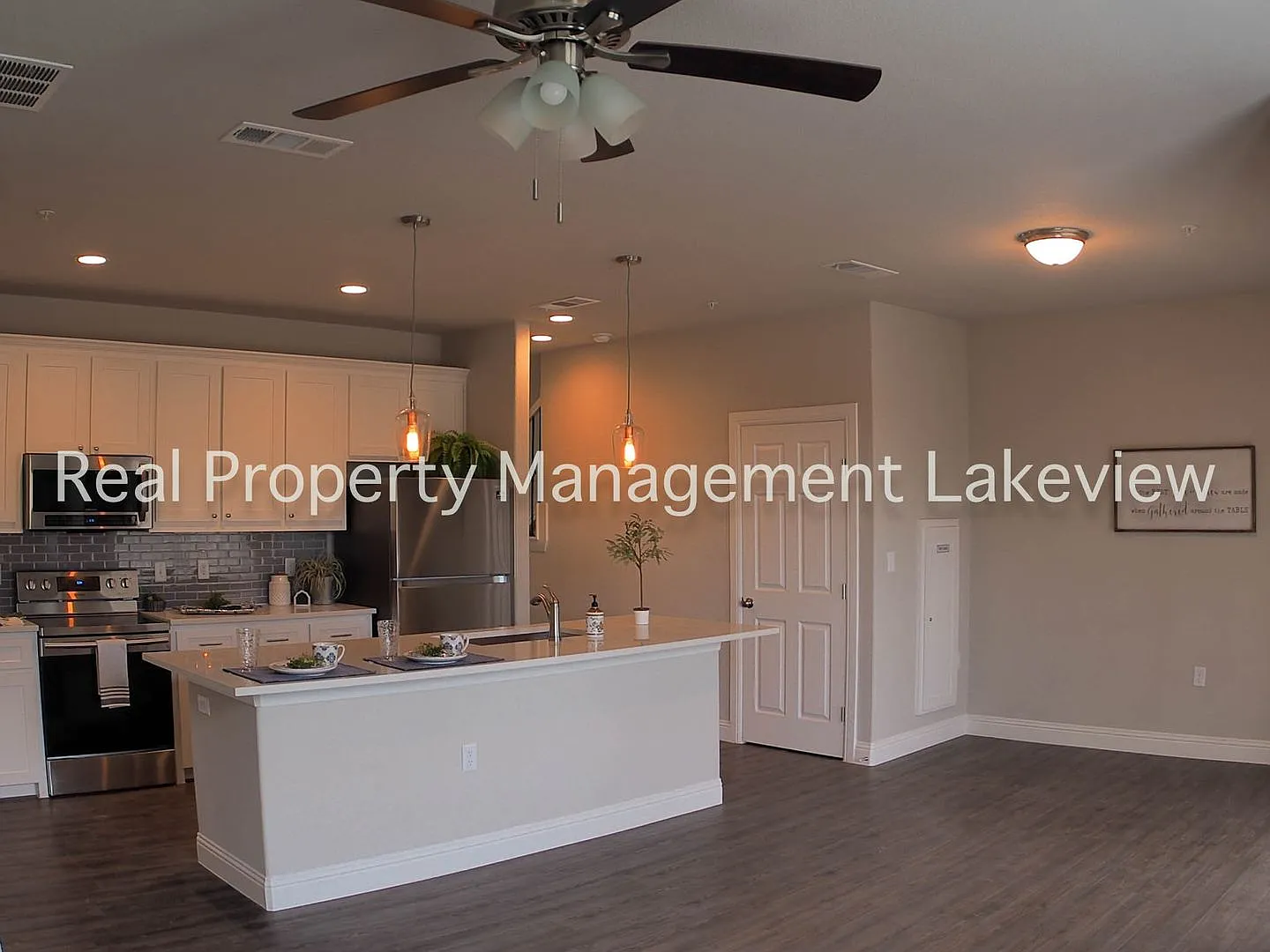 Luxury Denton Townhome Available — Photo 4