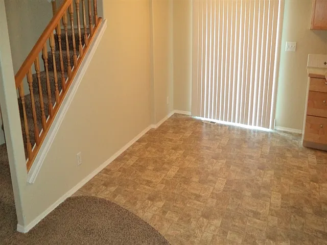 1439 W Crenshaw St — Photo 6
