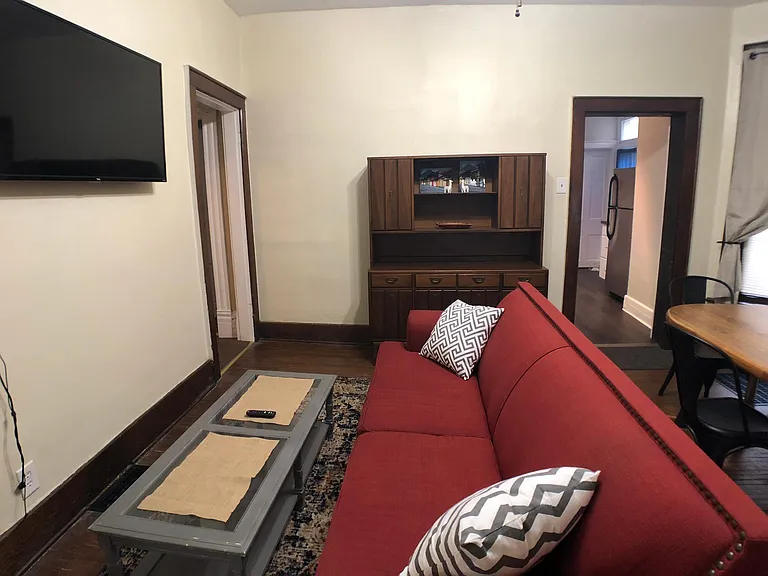 318 W Hubbard Ave — Photo 6