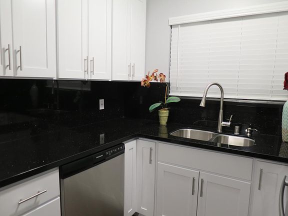 2nd image of 1249 Flora Ave