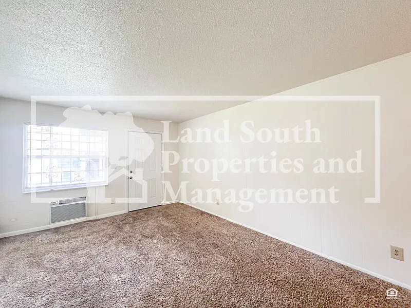 2 bed, 1.0 bath, 760 sqft, $1,050 — Photo 3