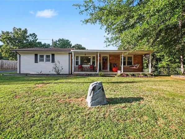 10648 Cherry Grove Rd, Reidsville, NC 27320