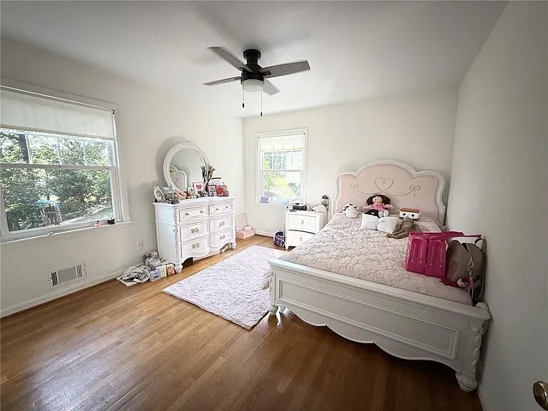 800 Glenairy Dr — Photo 10