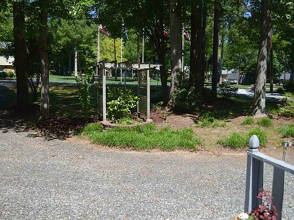 2nd image of 5822 Wilma Dr