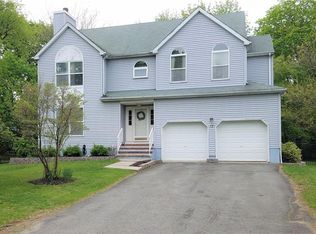 17 5th St, Flagtown, NJ 08821