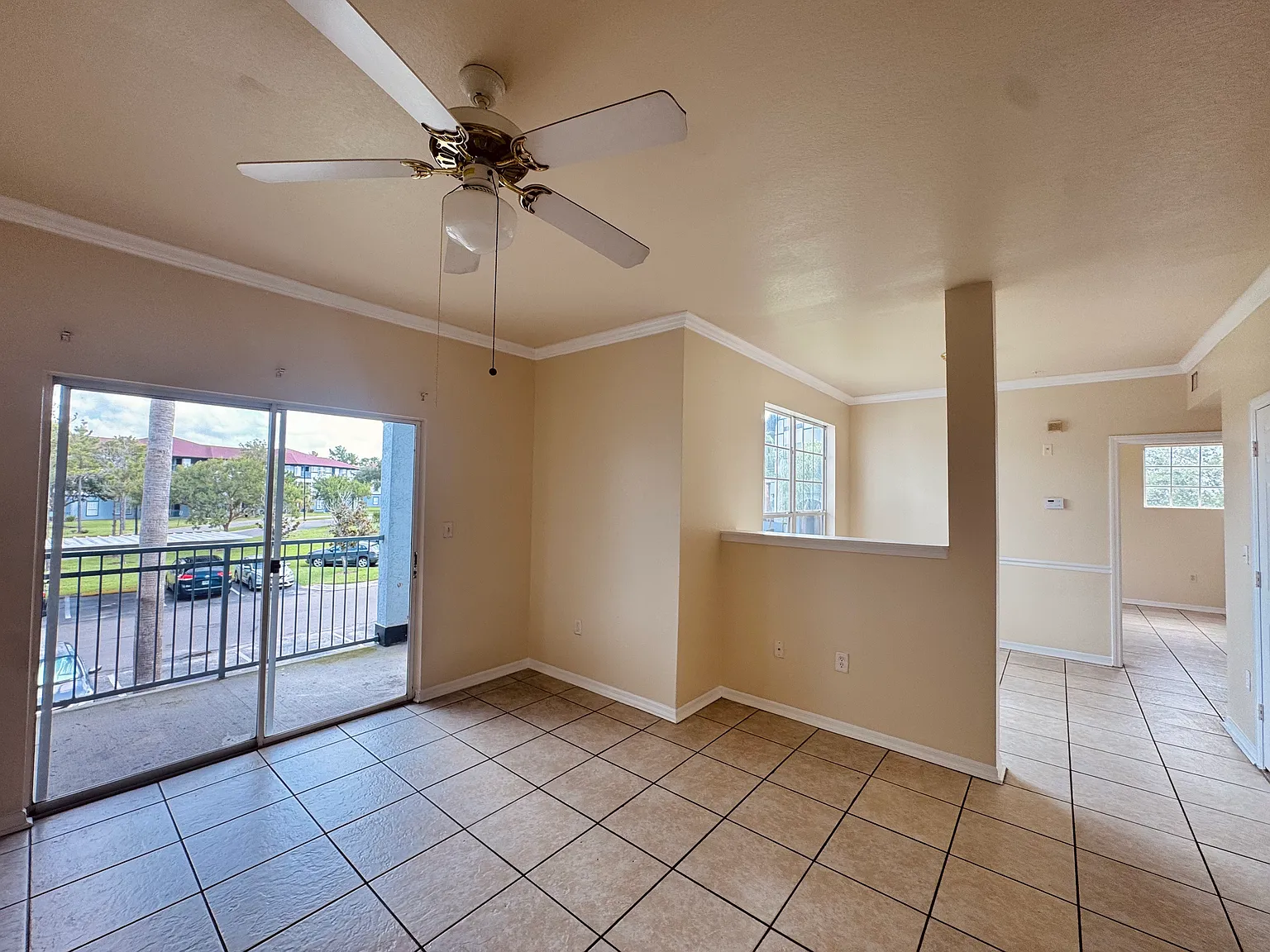 1 bed, 768 sqft, $1,300 — Photo 3