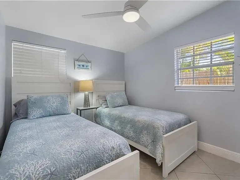 1320 Embassy Ln — Photo 9