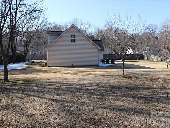 4th image of 4463 Legend St SW