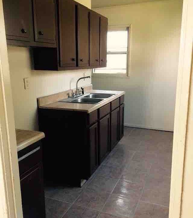516 Woodlawn 1