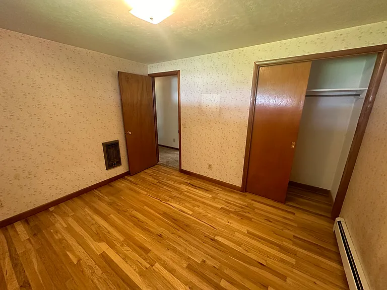 33 W Evergreen Dr — Photo 22