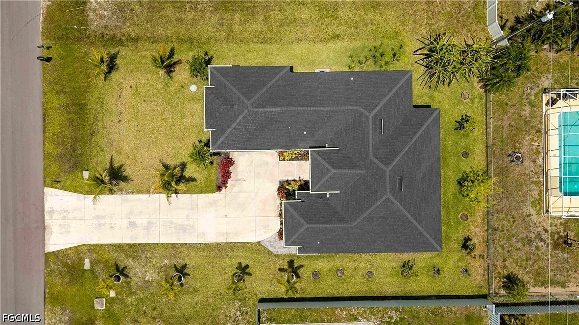 3 bed, 2.0 bath, 1627 sqft, $3,000 — Photo 4