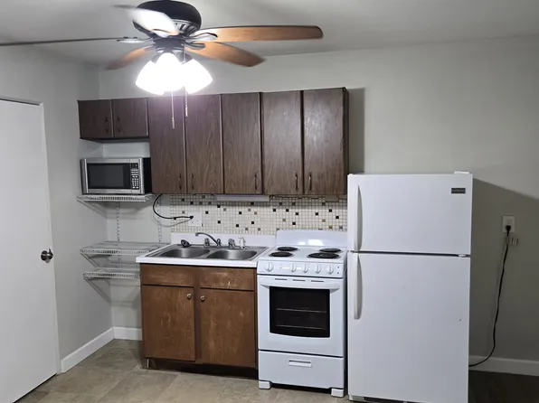 316 N 2nd St APT 8, Belleville, IL 62220