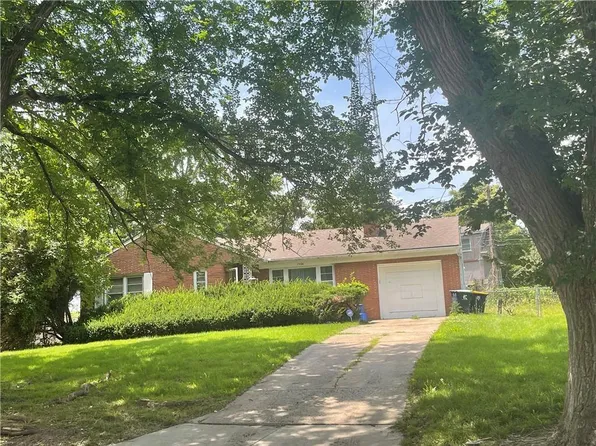 7524 Charlotte St, Kansas City, MO 64131