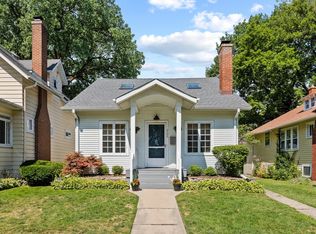 2152 McDaniel Ave, Evanston, IL 60201