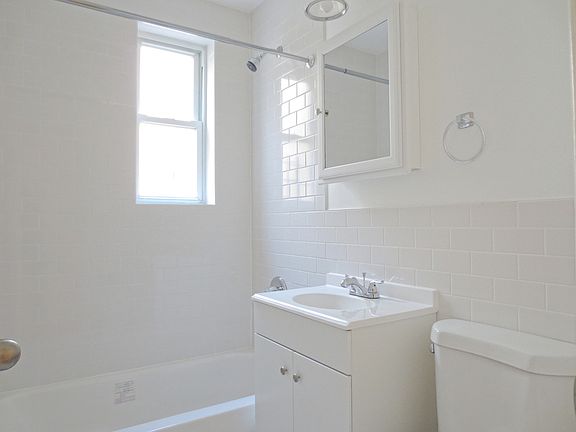 4th image of 3049 Crescent St APT H3b1