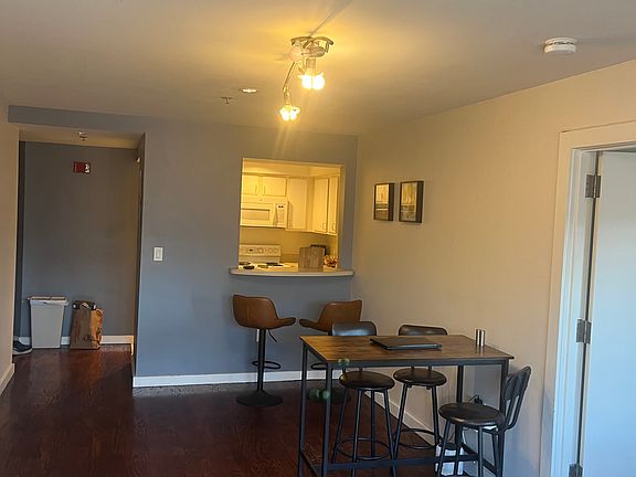 2nd image of 534 Commonwealth Ave