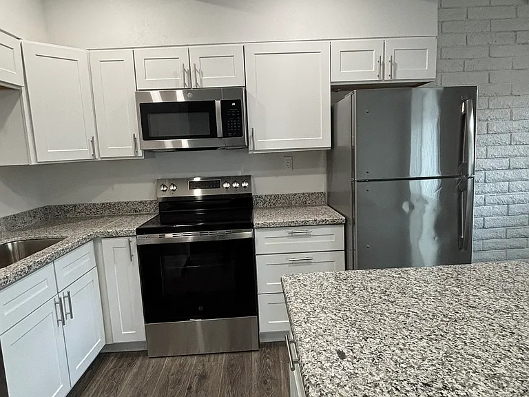 6565 N 17th Ave #14 — Photo 3