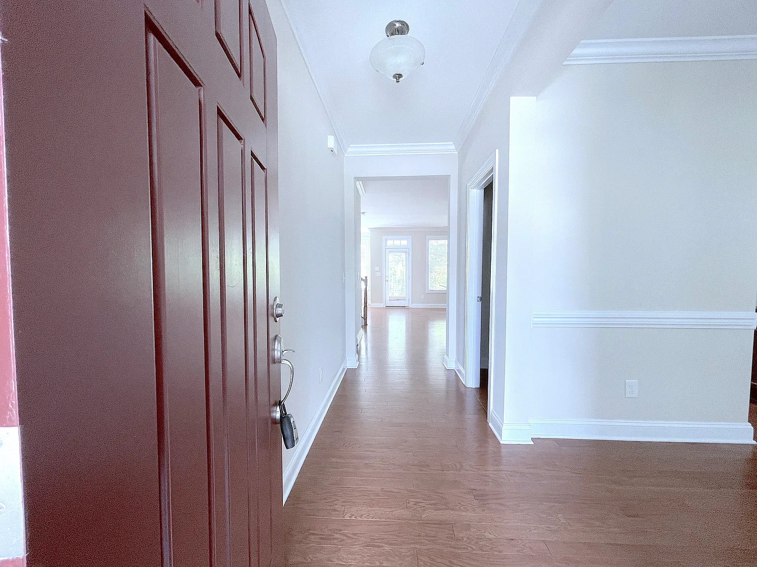 4 bed, 2.5 bath, 2430 sqft, $2,500 — Photo 3
