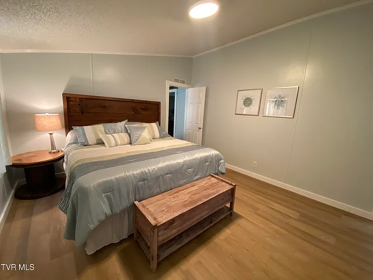 21570 Alvarado Rd — Photo 10