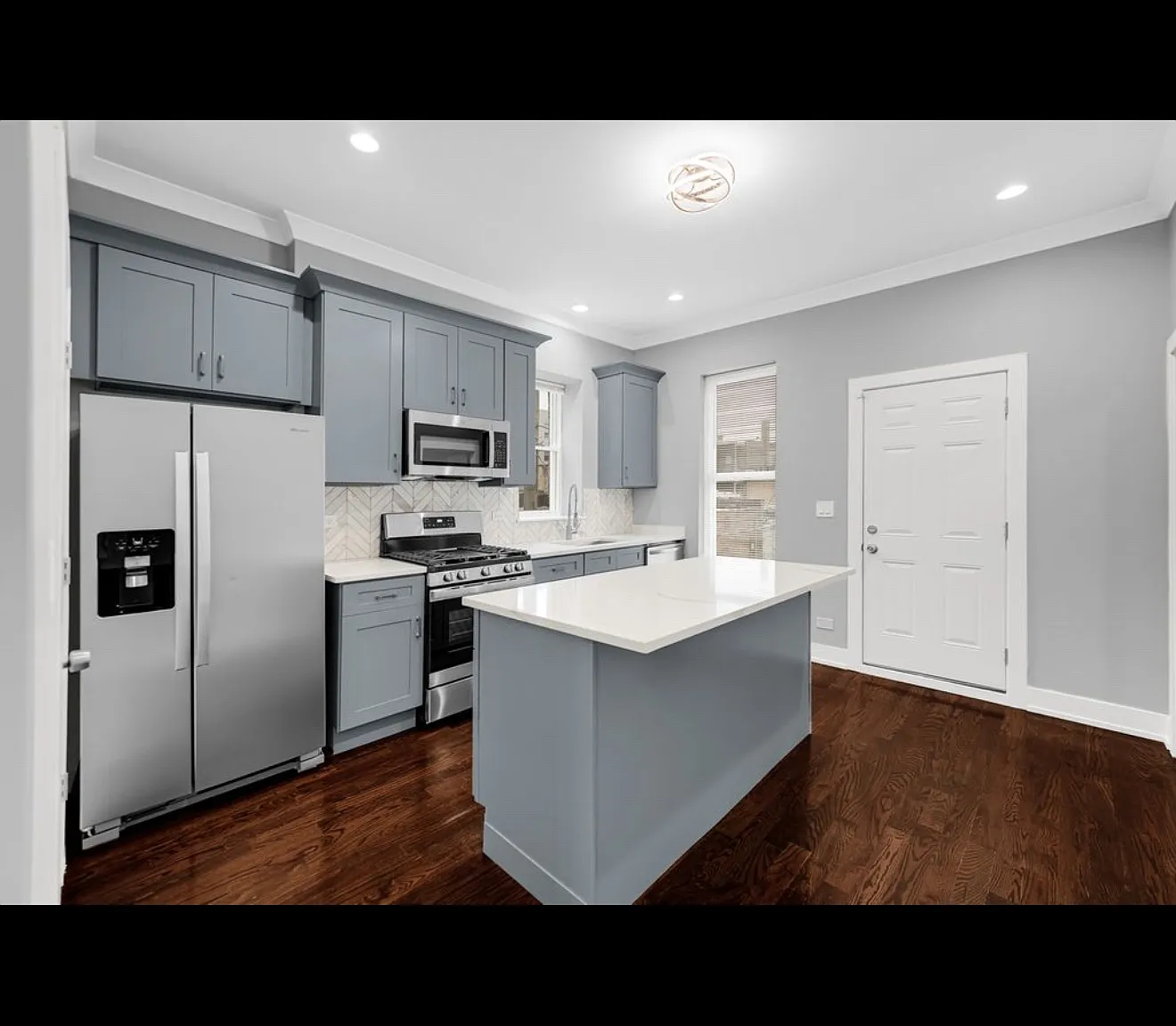 7844 S Emerald Ave — Photo 4