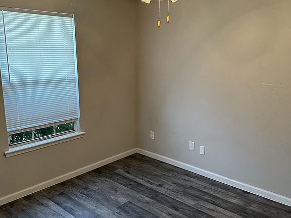 5th image of 5209 GLEN ALAN Court S