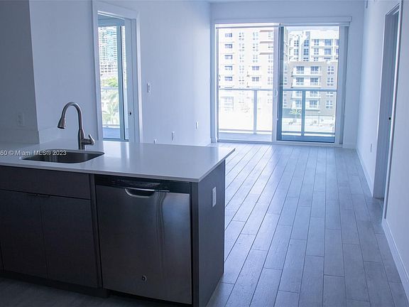 3rd image of 321 NE 26th St Unit 606