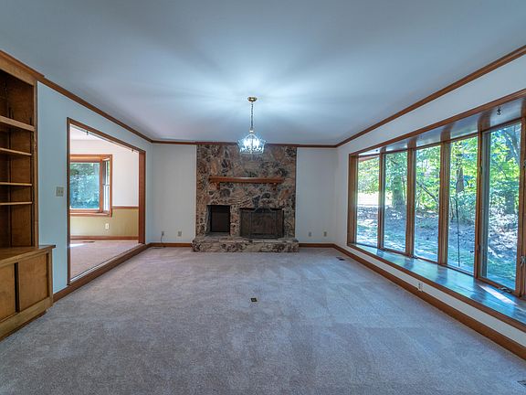 4th image of 1800 Cannon Dr