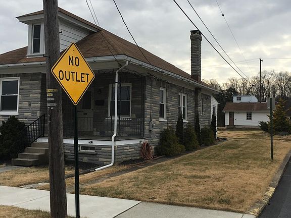 Side with detached garage